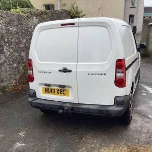 Peugeot Partner Panel Van 2011 1560cc Manual - Image 2