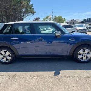 2014 MINI Cooper 1.5 Auto 5 Door Hatchback - Image 3