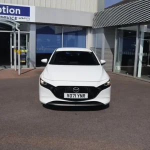 2021 Mazda3 SE-L Lux 2.0L e-SKYACTIV-G MHEV 5-door hatchback - Image 3