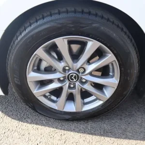 2021 Mazda3 SE-L Lux 2.0L e-SKYACTIV-G MHEV 5-door hatchback - Image 6
