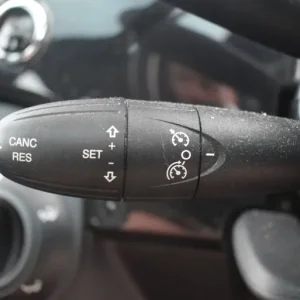 2020 Fiat 500 Lounge 1.0 MHEV Hatchback - Image 4