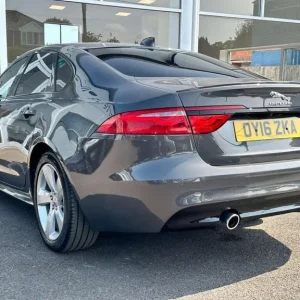 Jaguar XF 3.0d V6 S Auto Euro 6 4dr 2016 - Image 2