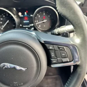 Jaguar XF 3.0d V6 S Auto Euro 6 4dr 2016 - Image 7