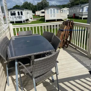 3-bedroom caravan with wrap decking and central heating - Image 4