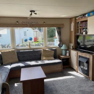 3-bedroom caravan with wrap decking and central heating - Image 5