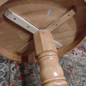 Round wooden dining table with 2 chairs - Image 5