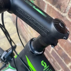 Scott CR1 carbon fibre road bike - Image 3