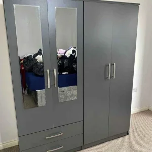 4 door wardrobe with mirror and two bottom drawers - Image 2