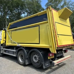 2016 DAF CF-330 6x2 Crane Vehicle - Image 3