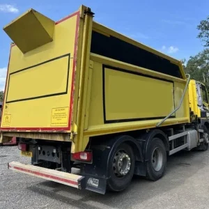 2016 DAF CF-330 6x2 Crane Vehicle - Image 4