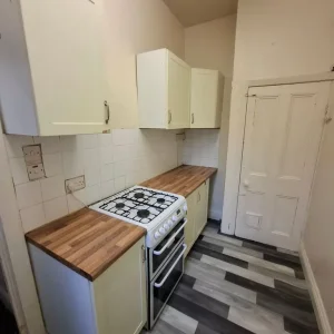 large 2 bedroom house bd8 whetley lane