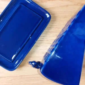 2x blue cheese domes, vintage plates and domes - Image 7