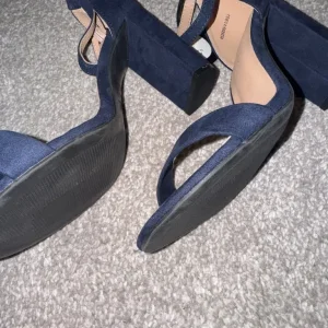 Navy blue wide fit heels - Image 2