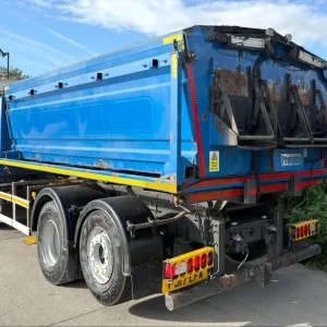 2017 Renault Volvo C380 Twin Chamber 3 Chute Hotbox Tipping Truck - Image 7
