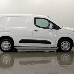 2021 Vauxhall Combo Turbo D 2300 Sportive Panel Van - Image 2