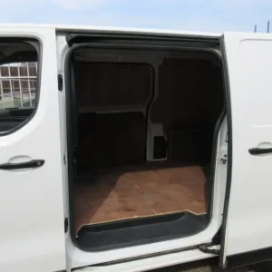 2020 Peugeot Expert 2.0 BlueHDi 120ps Panel Van Diesel Manual - Image 6