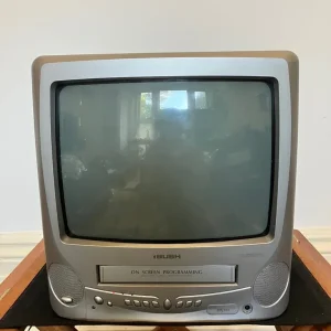 Bush 14” CRT TV - VHS combo + Remote - Retro Gaming - Image 4