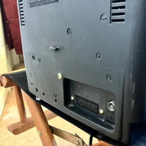 Bush 14” CRT TV - VHS combo + Remote - Retro Gaming - Image 5