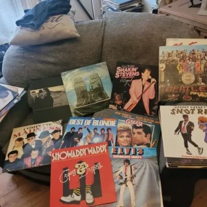 Records - Image 2