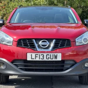2013 Nissan Qashqai 1.6 5-door hatchback in red - Image 2