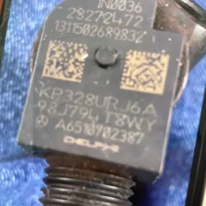Mercedes 2.2 diesel injector - Image 5