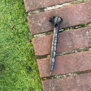 Mercedes 2.2 diesel injector