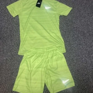 Nike green set - Image 2