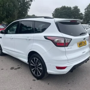 2018 Ford Kuga 2.0 TDCi ST-Line 5-door hatchback diesel manual - Image 6