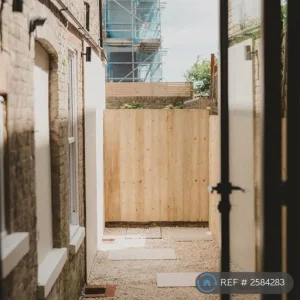 2 bedroom flat with sea views in Walpole Bay, Margate - Image 6