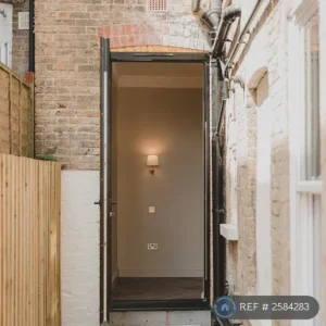 2 bedroom flat with sea views in Walpole Bay, Margate - Image 7
