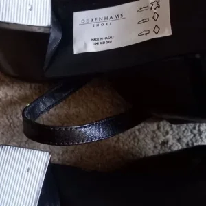 Ladies Black Leather Shoes Size 6, 3" Heels - Image 6