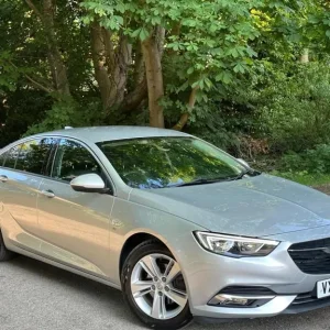 2017 Vauxhall Insignia 1.6 Turbo D ecoTEC SRi Nav Grand Sport Euro 6 (s/s) 5dr H - Image 5