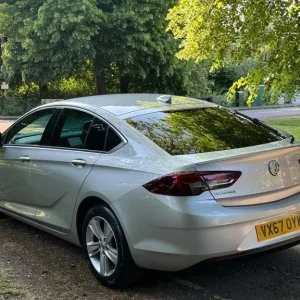 2017 Vauxhall Insignia 1.6 Turbo D ecoTEC SRi Nav Grand Sport Euro 6 (s/s) 5dr H - Image 6
