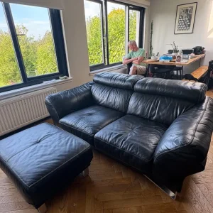 Italian leather sofa set with swivel chair - Image 3