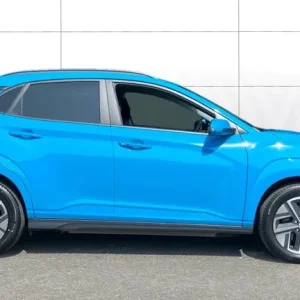 2021 Hyundai KONA Electric 64kWh 5-door SUV with all-wheel drive and smart features - Image 5