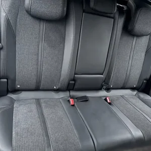 2018 Peugeot 3008 GT Line Premium Blue HDi S/S 130 Estate - Image 4