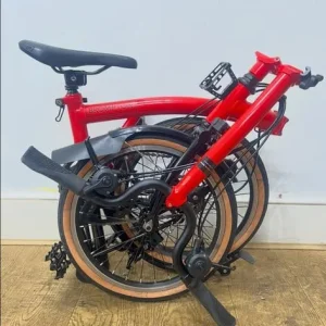Brompton Superlight (P Line) - 6 speed - Red - Image 2