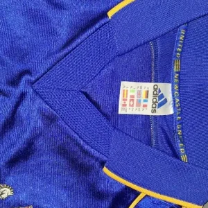 Newcastle FC retro football top - Image 3