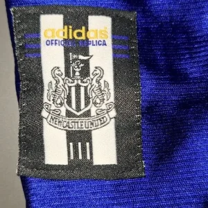 Newcastle FC retro football top - Image 4