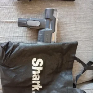 Shark anti hair wrap cordless hoover - Image 4