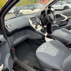 Ford KA 3-door Hatchback 2011 Manual - Image 4