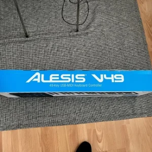 Alesis V49 Midi Keyboard - Image 3