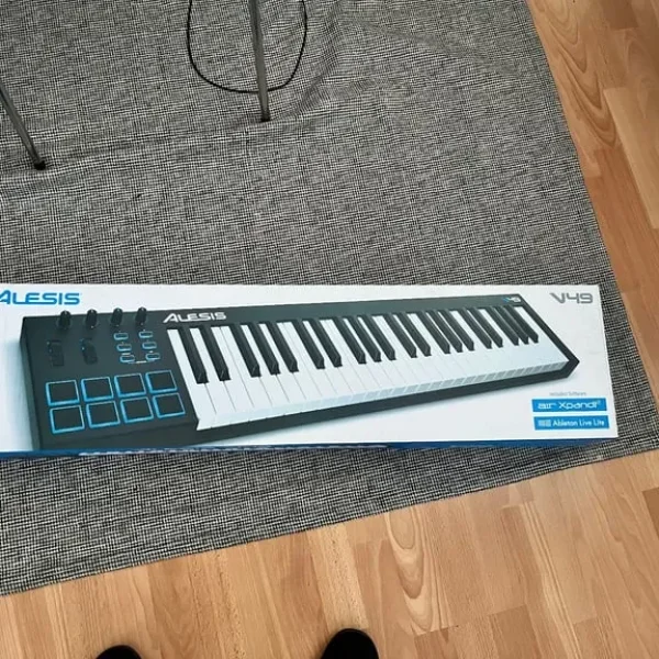 Alesis V49 Midi Keyboard