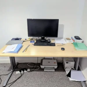 Large computer table in good condition - Image 2