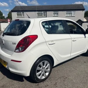 2013 Hyundai i20 1.4 Active Hatchback 5-door Petrol Manual - Image 4