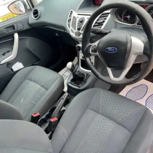 2011 Ford Fiesta 1.25 Zetec 5-door hatchback petrol manual - Image 8