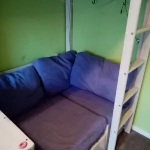 High bed - white with integrated desk, shelf and pull-out futon - Image 6