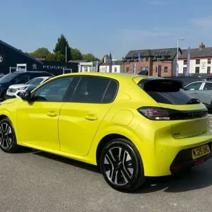 2025 Peugeot 208 1.2 PureTech Allure Hatchback - Image 5
