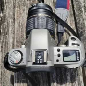 Canon Eos 500n camera with bag and user instructions - Image 3