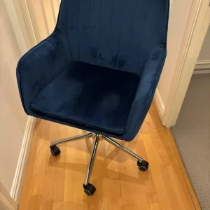 Blue velvet office chair